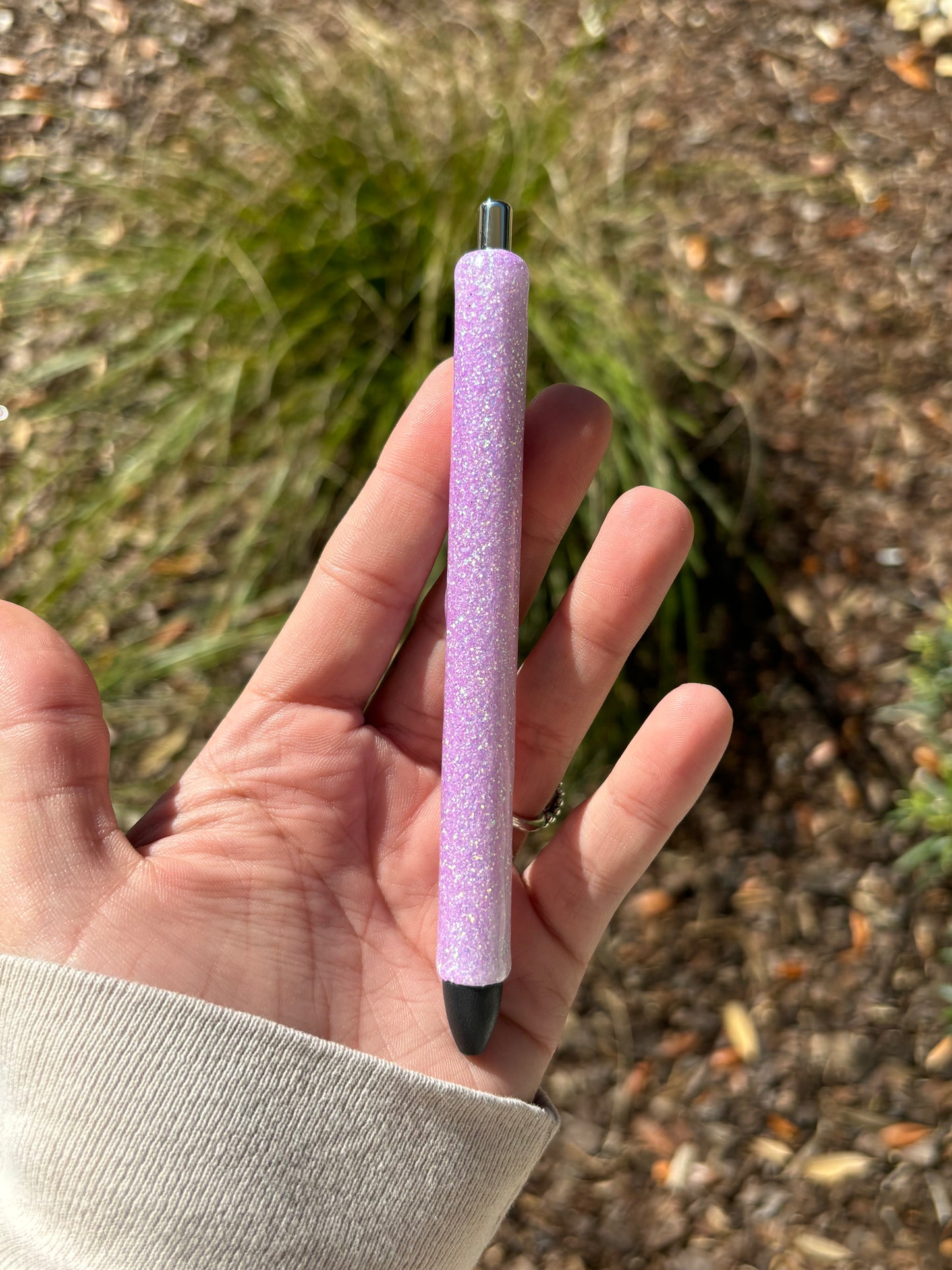 UV color shift white to purple pen